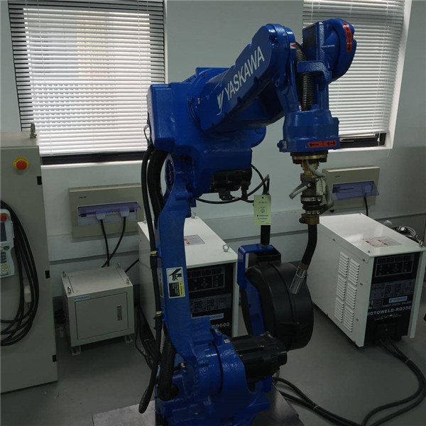 日本安川噴涂機(jī)器人MPX3500維修