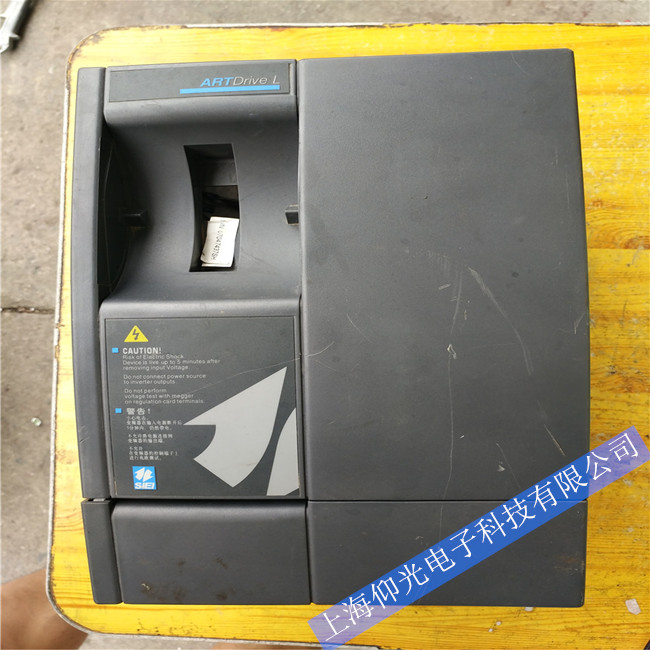 AVY2055-KBL AC4西威SIEI電梯專用變頻器面板無(wú)顯示維修