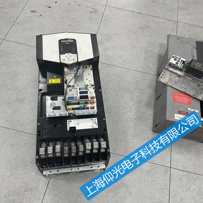 ABB 800׃lSACS800-04-0400-3+D150+P901FF32B(yng)