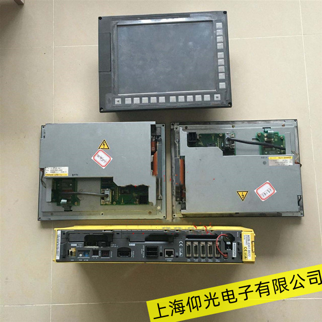 高密FANUC發(fā)那科觸摸屏電路板焊盤松動故障維修配件充足
