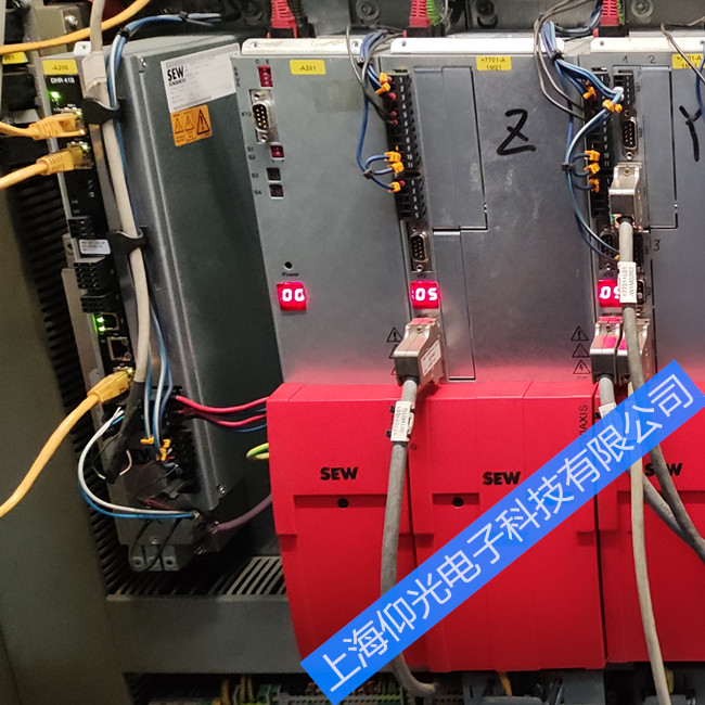 SEW變頻器上電無(wú)顯示故障原因及維修過(guò)程