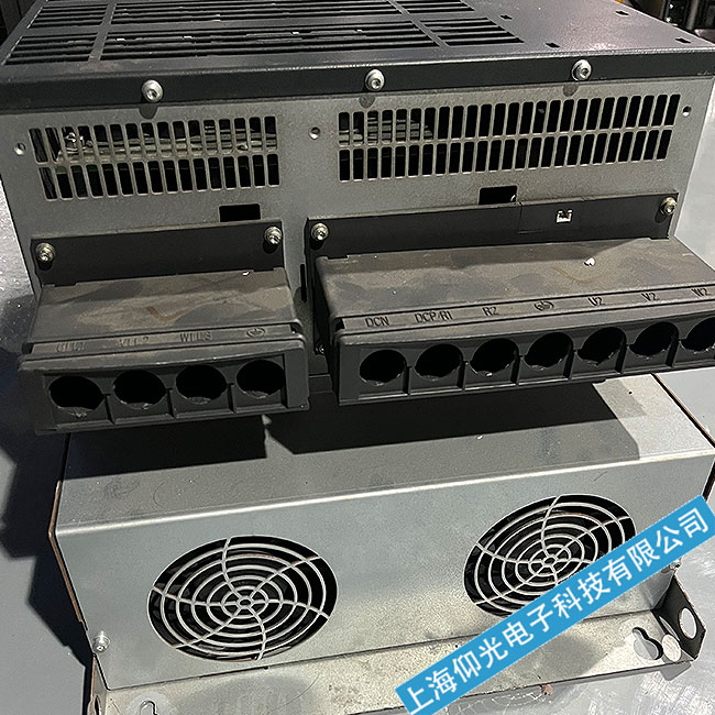 西門子伺服驅(qū)動器LED燈閃爍維修上電無顯示維修方法