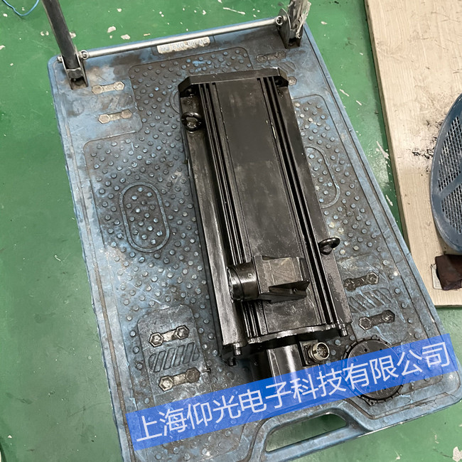 傳送機(jī)力士樂(lè)伺服電機(jī)顯示報(bào)警C3800故障維修方法